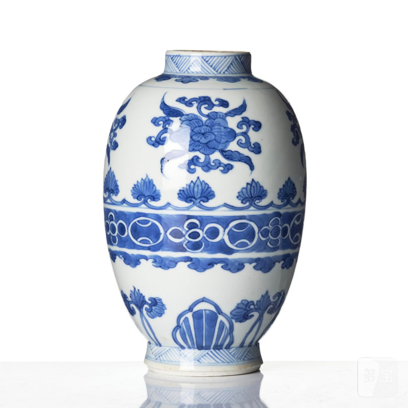 A blue and white 'floral' jar, - 图4